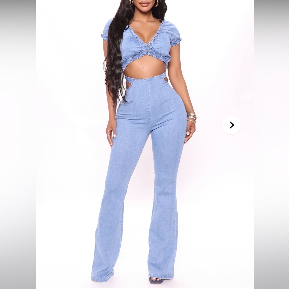 Women's Light Blue High-Waisted Jeans
